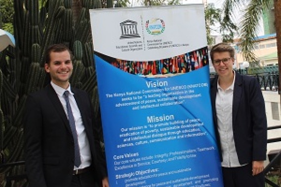 Freiwillige Christopher Rohles und Inken Koenemund beim UNESCO Clubs Meeting